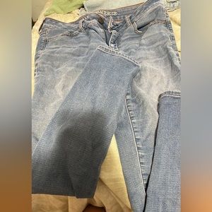 pretty much brand new american eagle jeans only wore them a couple times